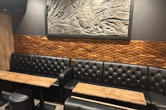 QUEEN West・クイーンウエスト - 神田のガールズバー 店舗写真