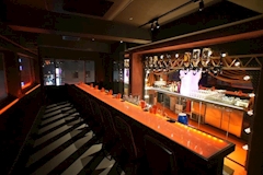 Public Bar BAMBI・バンビ - 神戸三宮のガールズバー 店舗写真
