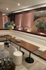 KUROMON・クロモン - 湯島のパブ/スナック 店舗写真