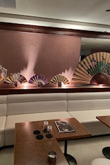 KUROMON・クロモン - 湯島のパブ/スナック 店舗写真