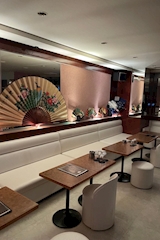 KUROMON・クロモン - 湯島のパブ/スナック 店舗写真