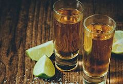 毎週水曜日は乾杯テキーラサービス！