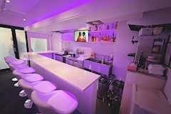 GirlsBar Twenty Seven -27-北千住店・トゥエンティセブン - 北千住のガールズバー 店舗写真