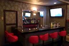 ダーツ&カラオケ&ガールズ Bar Penguin - 青砥のガールズバー 店舗写真