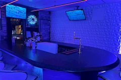 girl's bar milk・ミルク - 神田のガールズバー 店舗写真