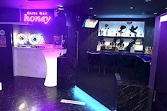 Girls Bar honey・ハニー - 大和のガールズバー 店舗写真
