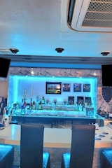 Girl's Bar ドルパーナ - 寄宮のガールズバー 店舗写真