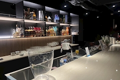 BAR clover club・クローバークラブ - 四谷三丁目のガールズバー 店舗写真