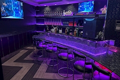 Girls bar 悪魔狂・アクマニア - 新宿 歌舞伎町のガールズバー 店舗写真