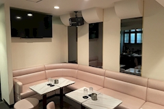 KUROI・クロイ - 湯島のパブ/スナック 店舗写真