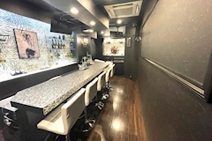 NEER・ニール - 名古屋 栄のガールズバー 店舗写真