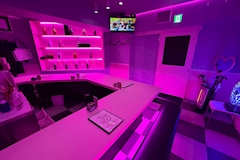 GirlsBar Twenty Seven -27-・トゥエンティセブン - 歌舞伎町のガールズバー 店舗写真