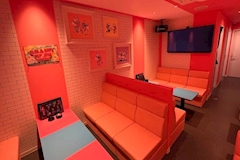 オオカミちゃんカフェ梅田店 - 梅田のガールズバー 店舗写真