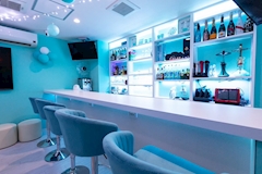 BAR Teddy＆Co.・テディアンドコー - 千日前のガールズバー 店舗写真