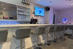 Bar strawberry・ストロベリー - 生駒のガールズバー 店舗写真