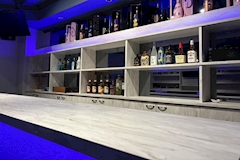 Girls Bar Ibisa島・イビサトウ - 川崎駅東口仲見世通りのガールズバー 店舗写真