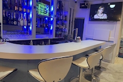 two me…・トゥーミー - 赤坂・赤坂見附のガールズバー 店舗写真