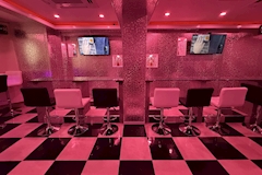 Bunny’s Bar Queen・バニーズバー クイーン - 本厚木のガールズバー 店舗写真