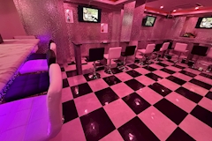 Bunny’s Bar Queen・バニーズバー クイーン - 本厚木のガールズバー 店舗写真