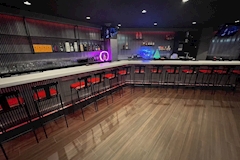 金山 ガールズバー・ネオガールズ 店舗写真