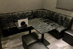 R -GIRL'S BAR-・アール  - 小倉のガールズバー 店舗写真