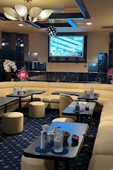 BLUES・ブルース - 湯島・上野のインターナショナルパブ 店舗写真