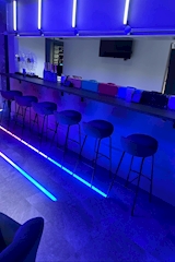 隠しステージ with MUSASHI POKER ROOM 神田店・カクシステージ - 神田のコンカフェ 店舗写真