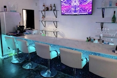 Girls Cafe NEON+・ネオンプラス - 関内のガールズバー 店舗写真