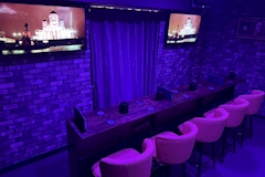 CLUB QUEEN・クイーン - 赤羽のガールズバー 店舗写真