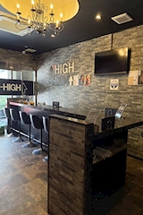 SNACK HIGH HIGH・ハイハイ - 大国町のスナック 店舗写真