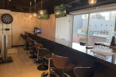 GIRL'S BAR POP・ポップ - 新宿駅東口のガールズバー 店舗写真