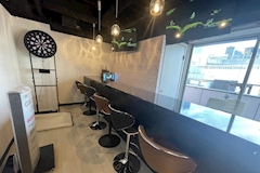 GIRL'S BAR POP・ポップ - 新宿駅東口のガールズバー 店舗写真