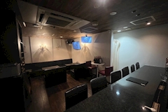 ゆるパカBAR L'ei・レイ - ミナミのガールズバー 店舗写真