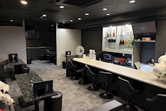 社長室秘書課心斎橋 - ミナミのガールズバー 店舗写真