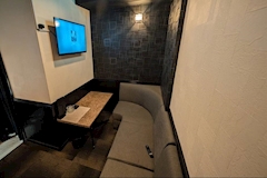 Snack & Bar 九雀・クジャク - 北九州市・黒崎のガールズバー 店舗写真