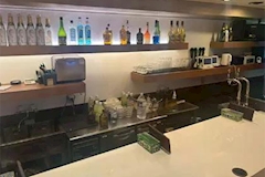 BAR OLris・バーオルリス - 梅田のガールズバー 店舗写真