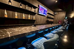 Girls Bar Aman・アマン - 船橋駅南口のガールズバー 店舗写真