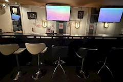 Girl's Bar A'laise 鶴見西口店・アレーズ - 鶴見駅西口のガールズバー 店舗写真