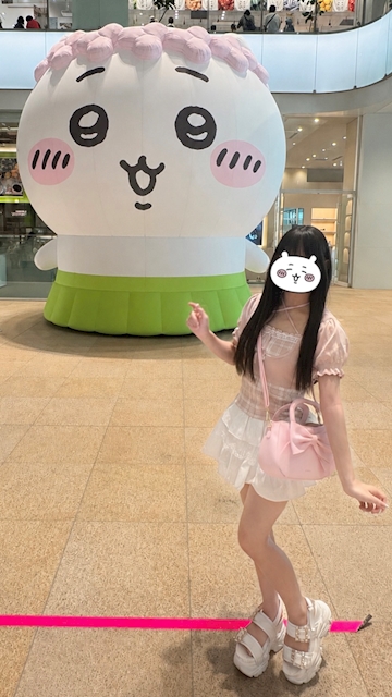 ピックアップニュース ゆの、5mのちいかわと会う