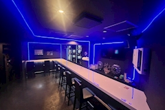 Crystal・クリスタル - 新橋のガールズバー 店舗写真