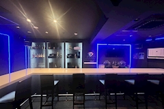 Crystal・クリスタル - 新橋のガールズバー 店舗写真