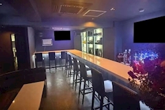 Crystal・クリスタル - 新橋のガールズバー 店舗写真