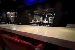 ViVi・ヴィヴィ - 藤沢駅南口のパブ/スナック 店舗写真