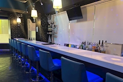 Bar ONE・ワン - 池袋西口のガールズバー 店舗写真
