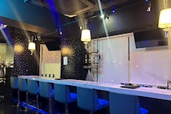Bar ONE・ワン - 池袋西口のガールズバー 店舗写真