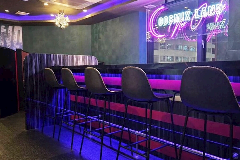 コスミックスランドの店内写真1