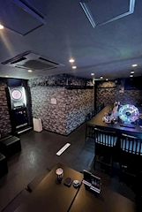 BAR DARING・デアリング - 堂山町のガールズバー 店舗写真