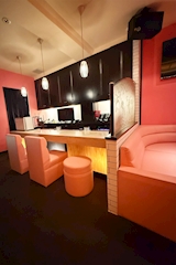 オオカミちゃんカフェ広島店 - 広島市（流川）のガールズバー 店舗写真