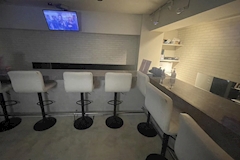 VIVIAN・ヴィヴィアン - 川崎のガールズバー 店舗写真