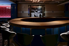 Queen・クイーン - 岡山市（岡山駅前）のガールズバー 店舗写真